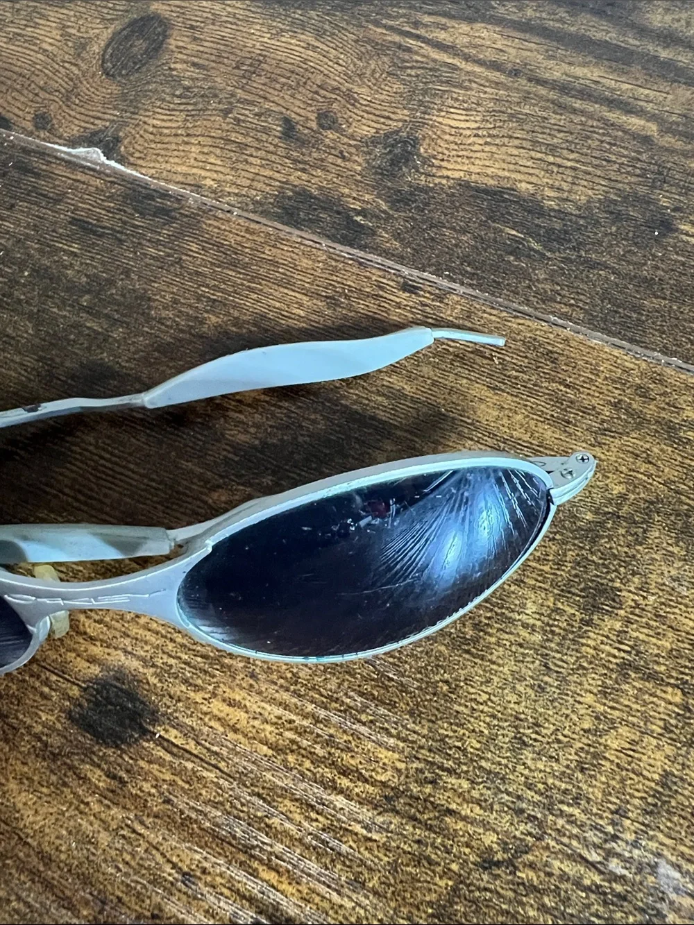 Oakley’s damaged lots